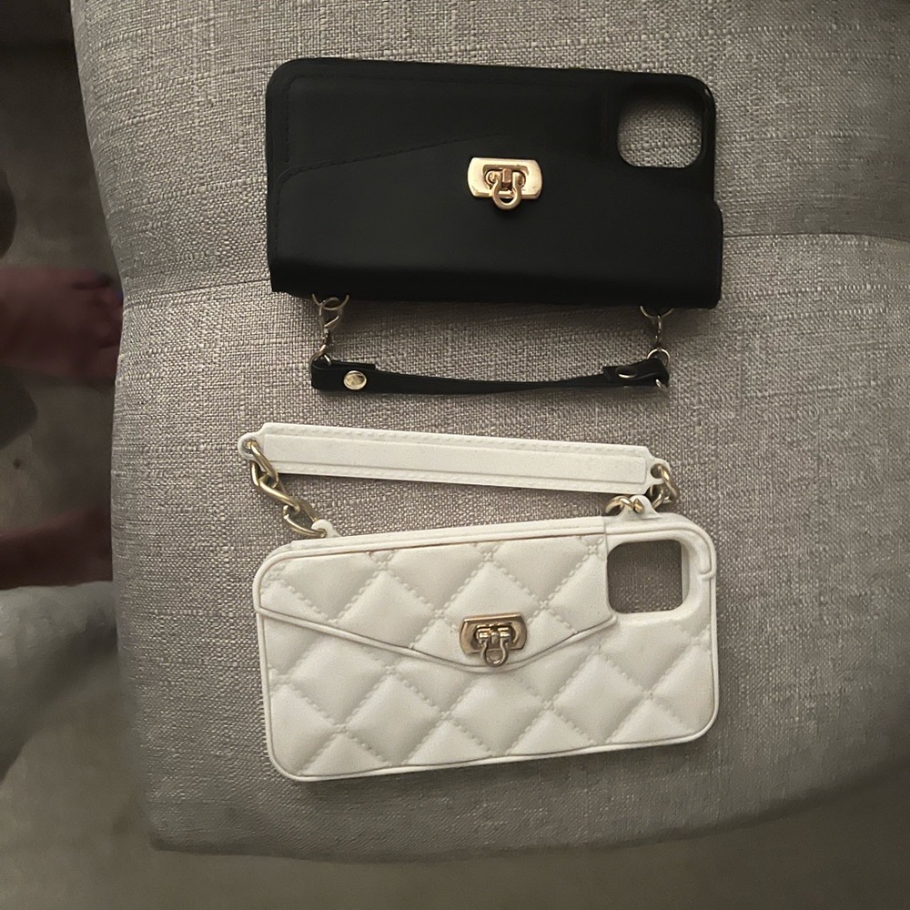 Cell phone purse